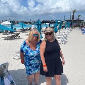 Meet your Posher, Donna